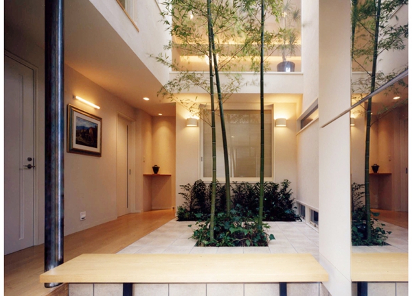 30坪に満たない狭小住宅でも優雅に楽しめる中庭プラン S邸