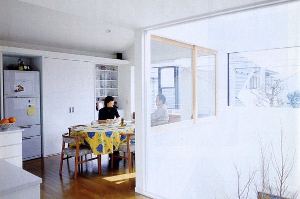 中庭のある狭小住宅